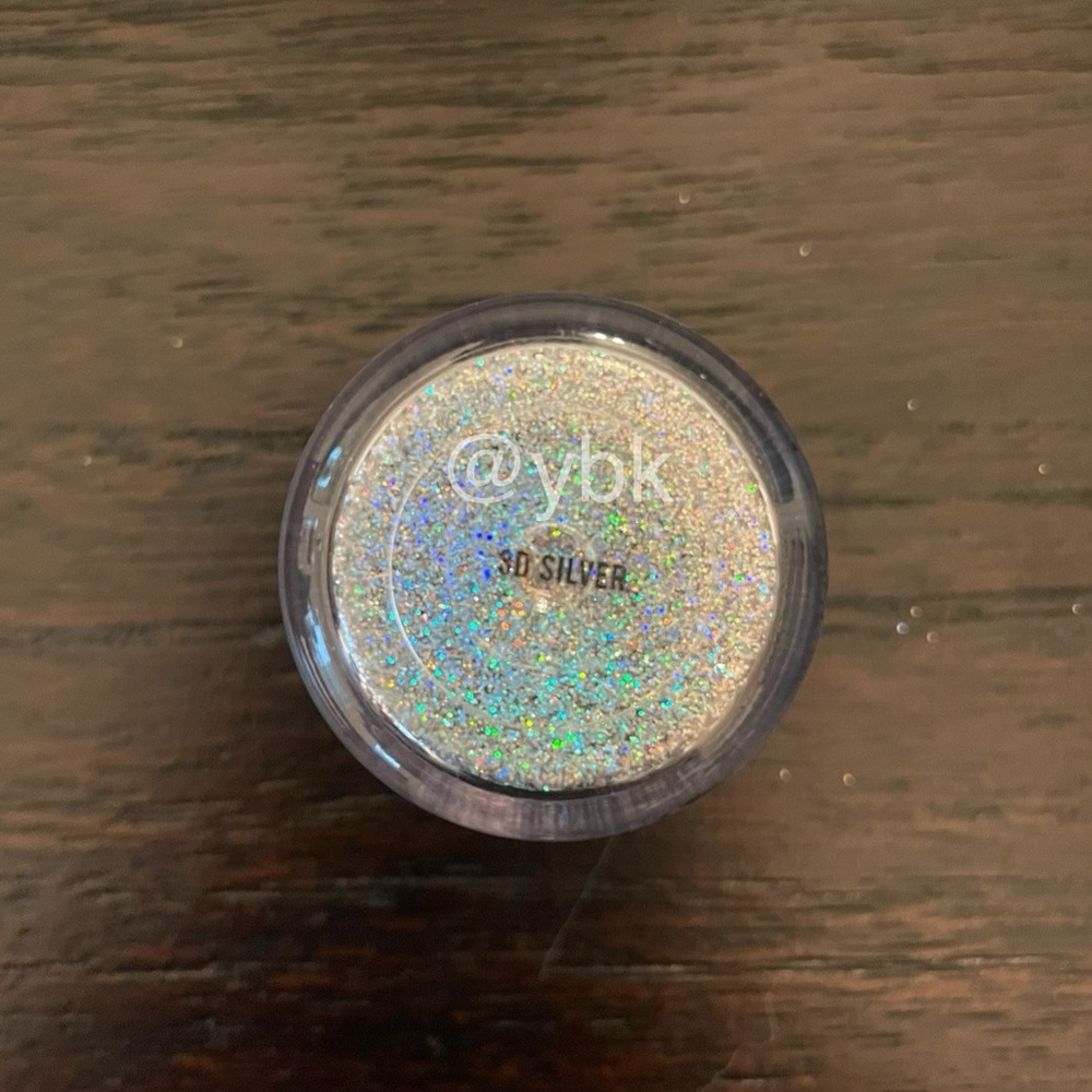 MAC 3D glitter - Picture 3 of 3